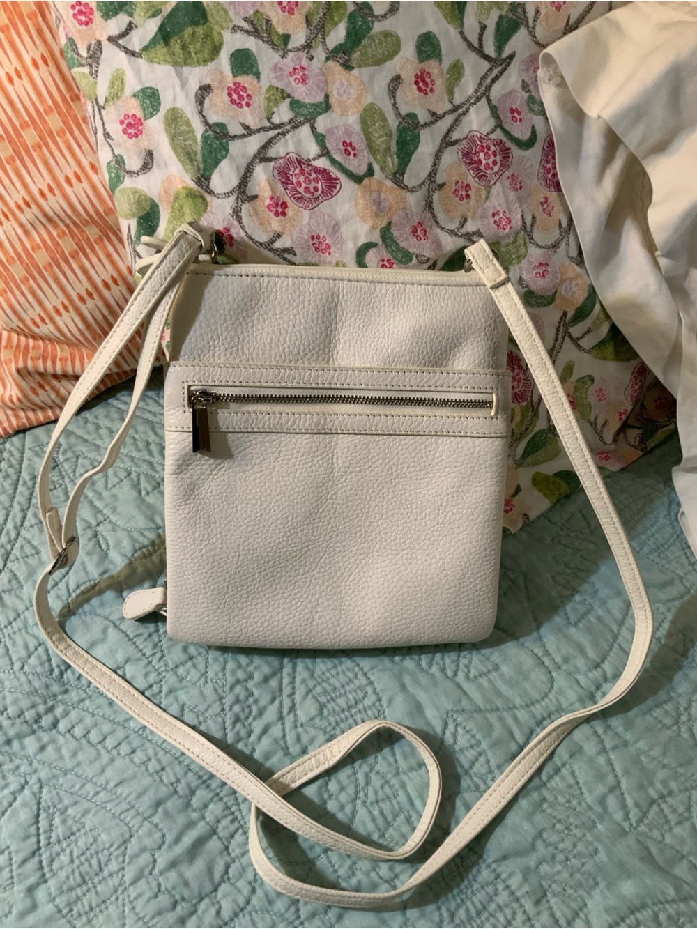 Classic White Leather Crossbody Bag with Front Zip Pocket